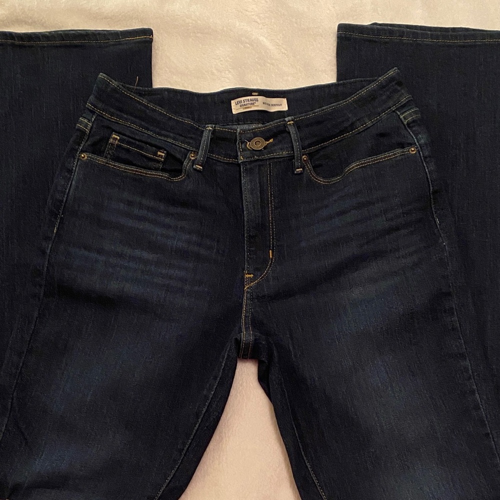 Levi's Women's Indigo bootcut Jeans